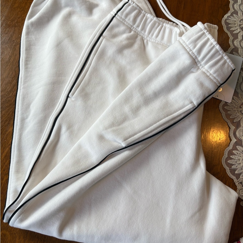 Athleta Forever Fleece Jogger with Black Trim - Picture 3 of 3